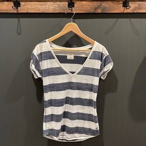 American Eagle striped short sleeve T-shirt top size‎ small V-neck casual women